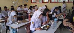 Program MBG di Sulteng Terkendala, 900 Siswa Tak Kebagian Hingga Paket Makan Tidak Disertai Susu.