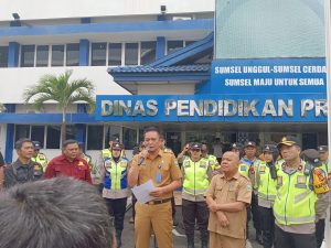 Ormas Garda Prabowo Gelar Aksi Unjuk Rasa di Kantor Dinas Pendidikan Sumatera Selatan