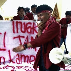 TRAGEDI PENDIDIKAN DI RIAU: SISWA UJIAN DI MASJID, HIPMAWAN SEBUT PEMPROV KHIANATI MASA DEPAN BANGSA