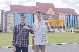 Ketua KMPKS Agung Maulana Mendesak presiden RI Prabowo Subianto membebaskan aktivis Riau khariq Anhar !