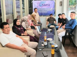 Ilwadi Perkasa minta wartawan banyak baca dan beretika diacara peningkatan kualitas jurnalis Serikat Media Siber Indonesia Way Kanan